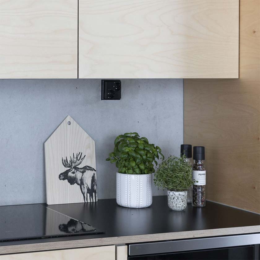 Liikelahja omalla logolla Hirvi leikkuulauta Miiko design suomalainen vastuullinen lahja