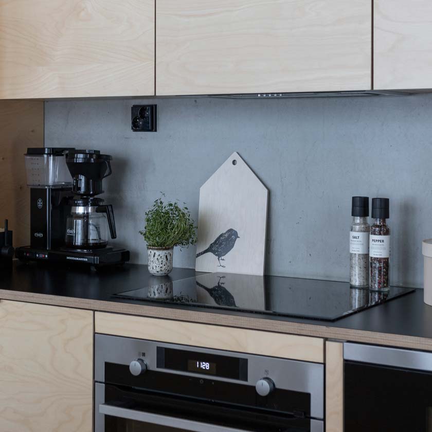 Liikelahja omalla logolla leikkuulauta Lintu Miiko suomalainen design