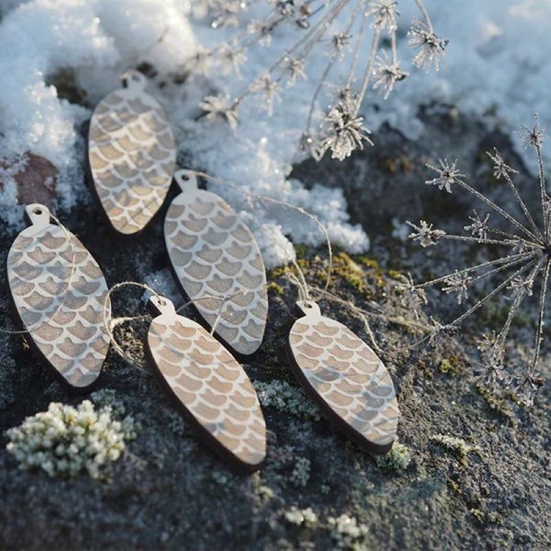 Holz Weihnachtsanhänger Zapfen aus finnischer Birke – Papurino Deko von The Finland Shop