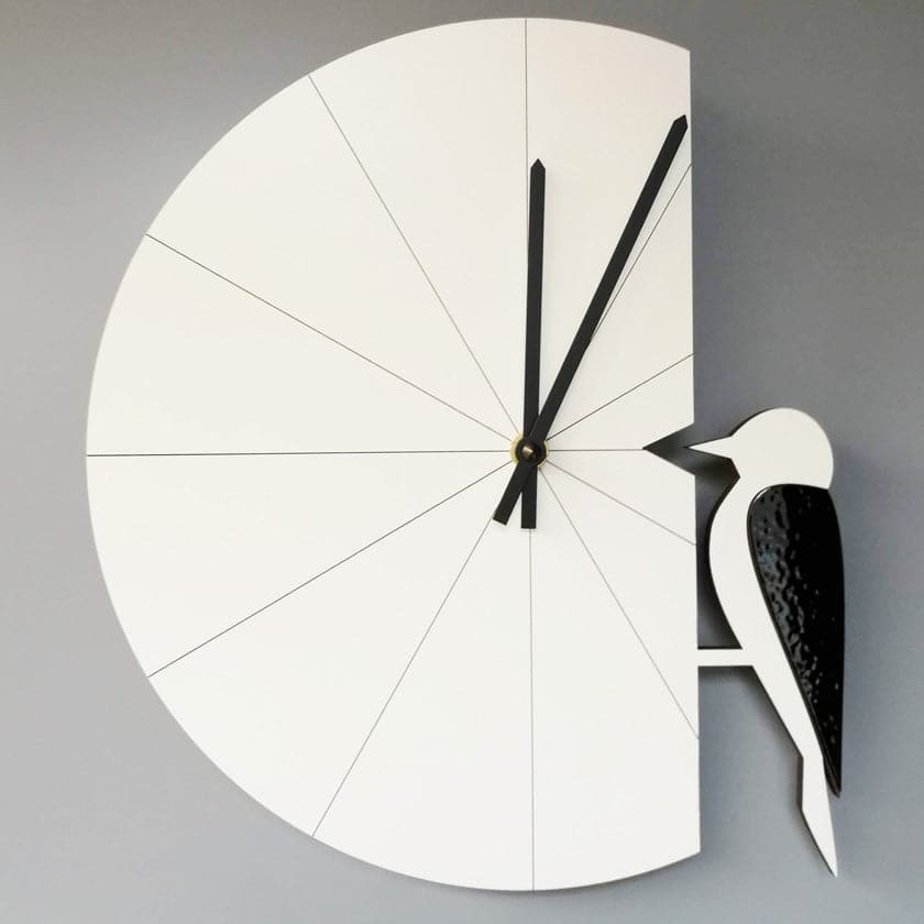 Suomalainen seinäkello koivuvaneria Pauliina Rundgren HandiCrafts design kello