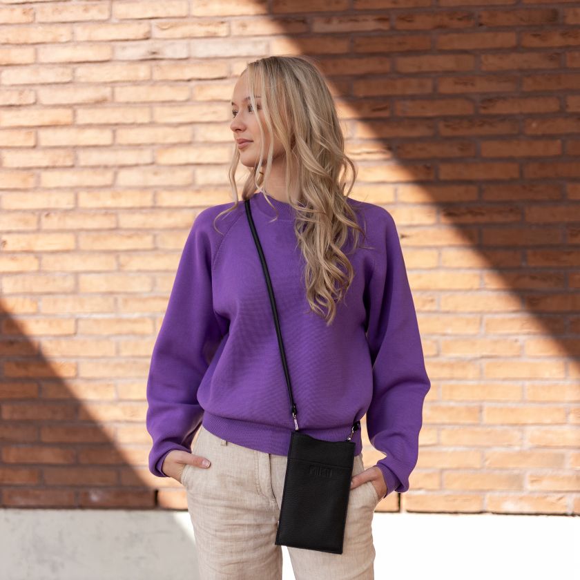 Hertta Handytasche zum Umhängen, schwarze Elchleder, hergestellt in Finnland, Miiko Design