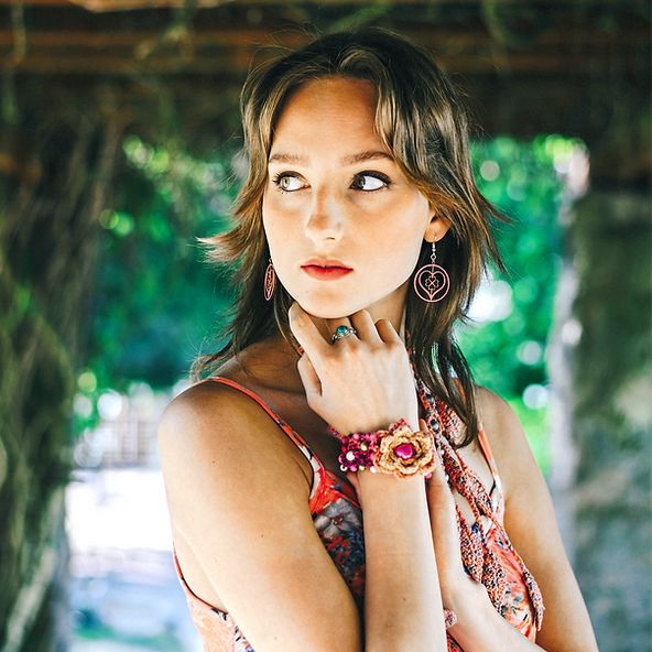 Liebe Glück Ohrringe aus Holz, Rosa - Mai Niemi hergestellt in Finnland, Designschmuk