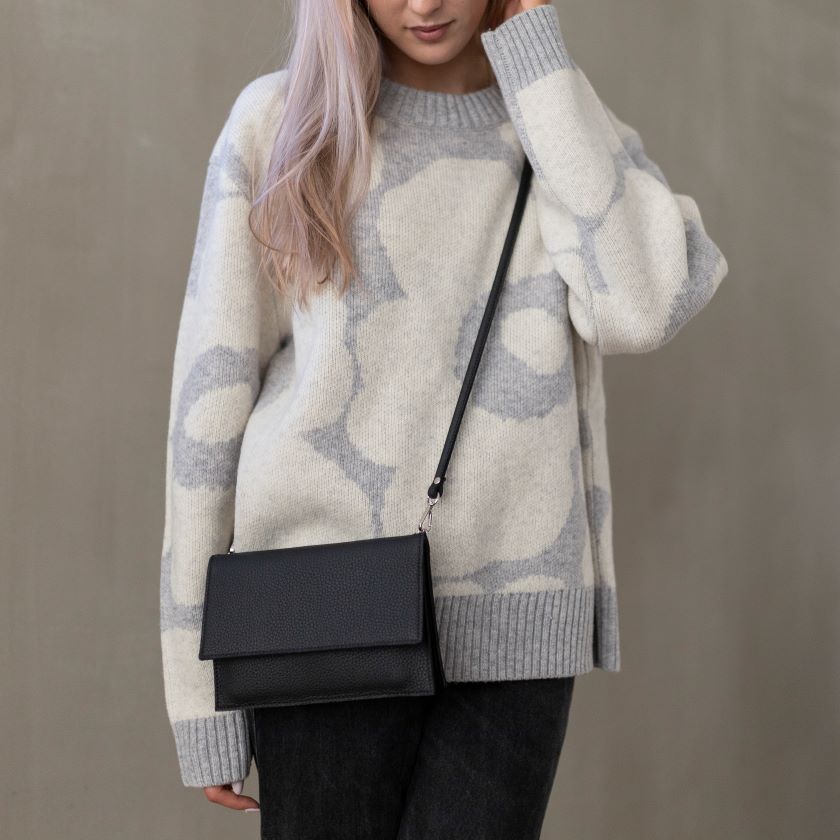 Tuike nahkalaukku mustaa hirvennahkaa, olkalaukku, arkilaukku, Miiko design