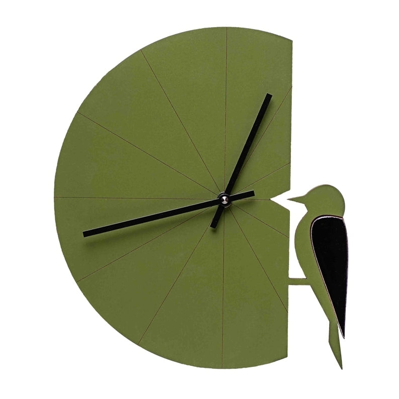 Tikka Specht Wanduhr Wald grün, Designuhr aus Finnland, The Finland Shop