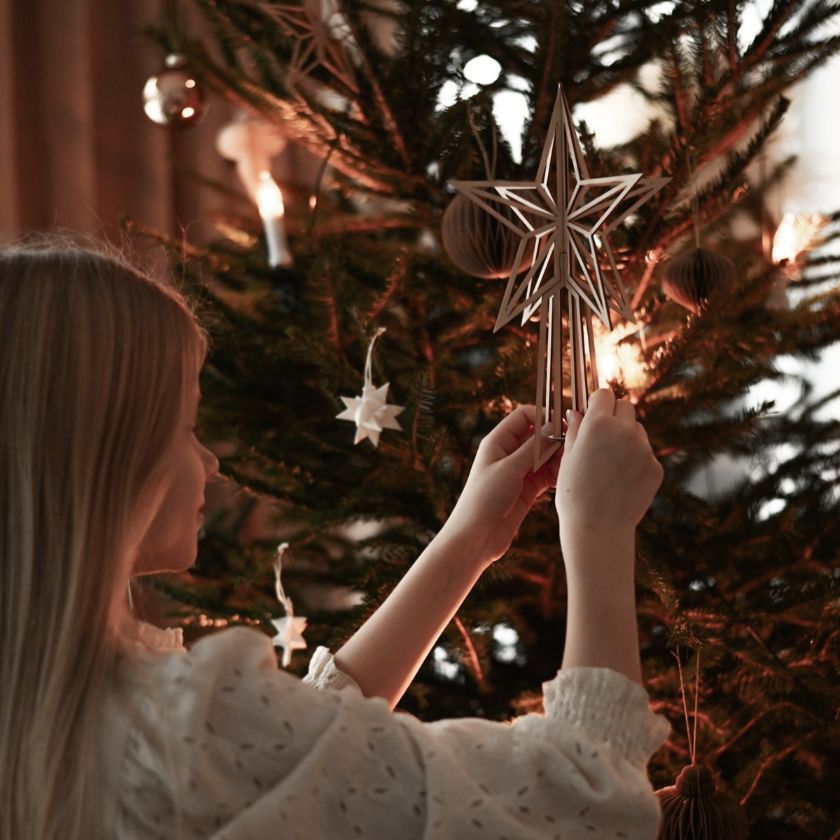 Puinen latvatähti joulukuuseen, puiset joulukoristeet Valona