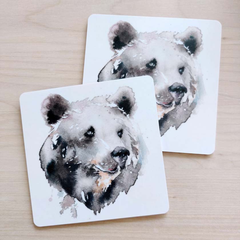 Liikelahja logolla Karhu lasinalunen puuta Ester Visual suomalainen design 