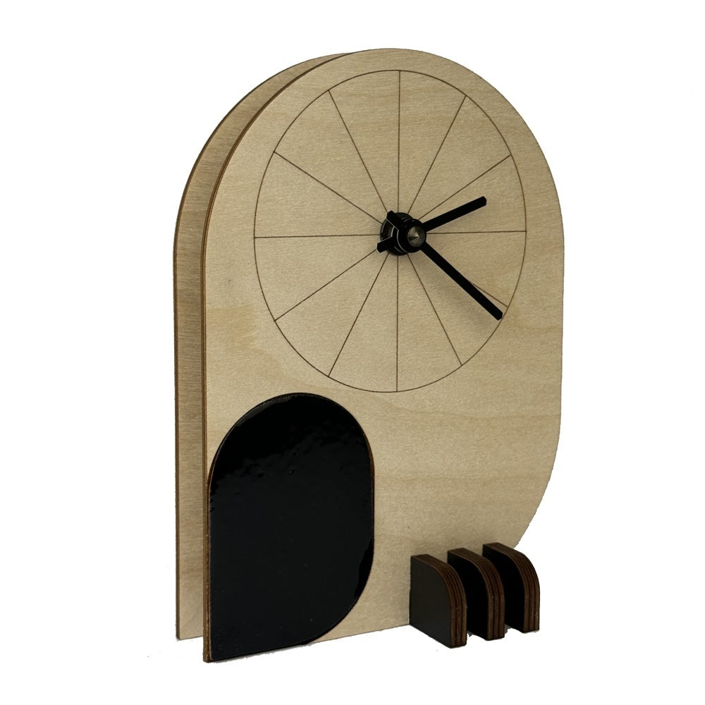 Pöllö pöytäkello suomalaisesta koivusta, valmistettu käsityönä Suomessa, Pauliina Rundgren HandiCrafts