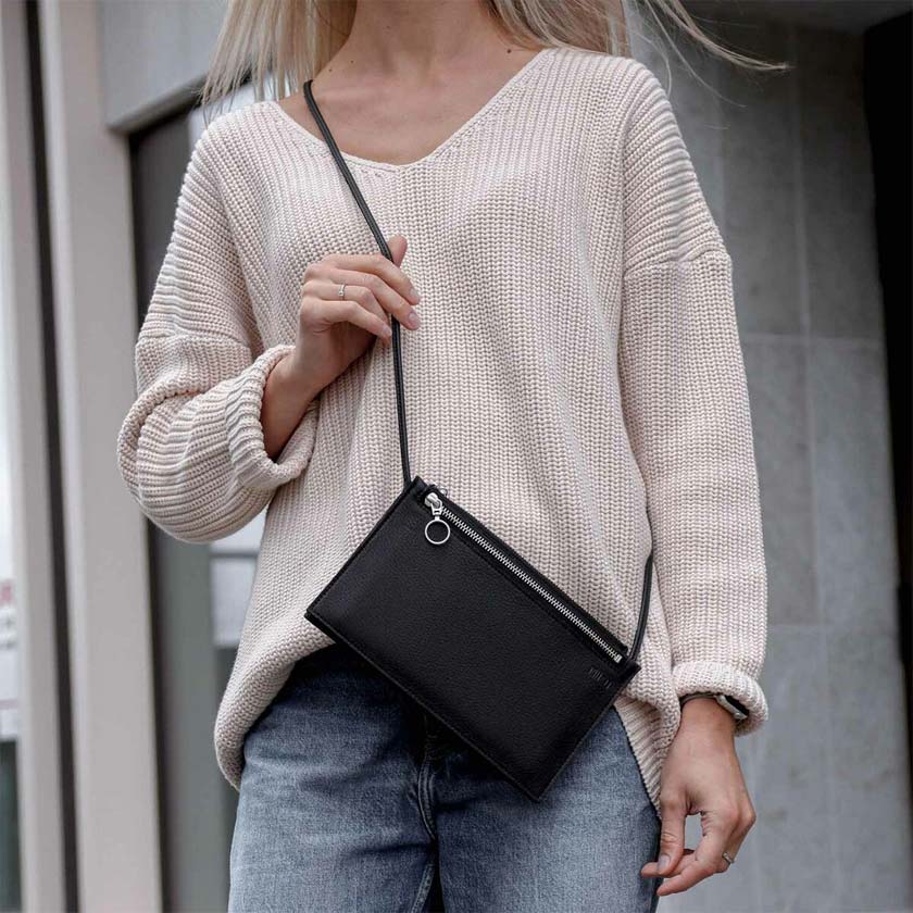 Piilo laukku musta Miiko design suomalainen nahkalaukku