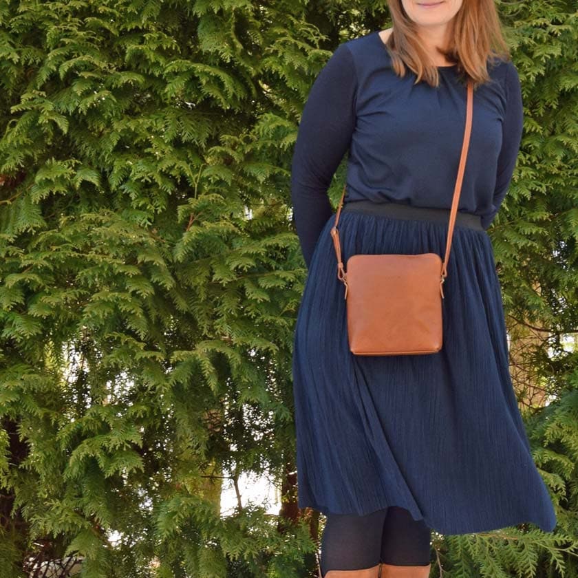 Suomalainen Ruskea naisten nahkalaukku Viivi Okays The Finland Shop