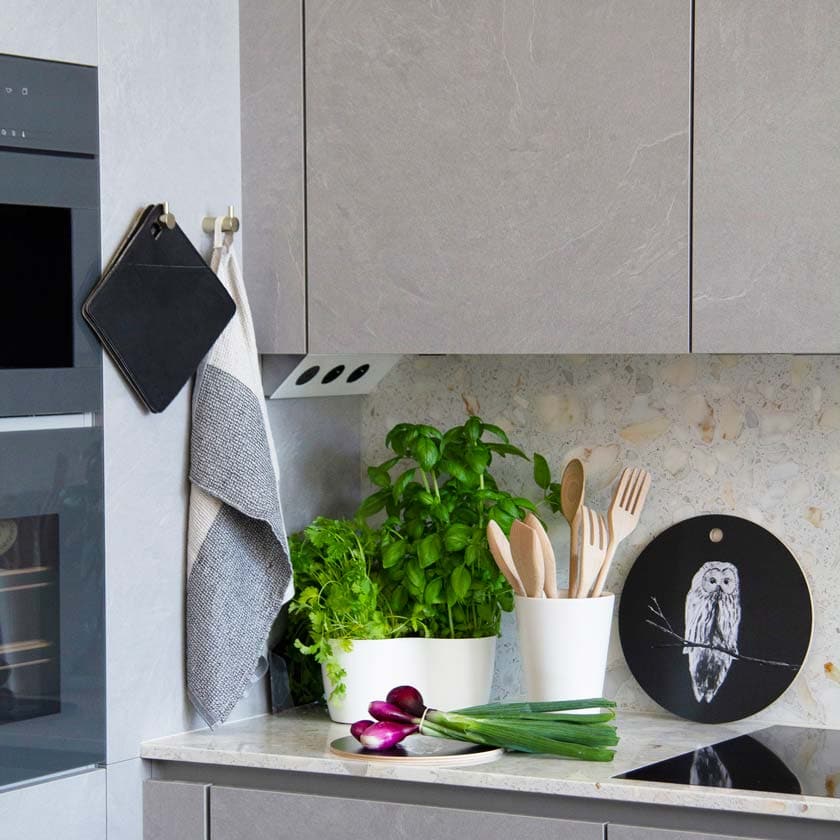 Nahkainen patalappu patakinnas hirvennahkaa suomalainen Miiko design