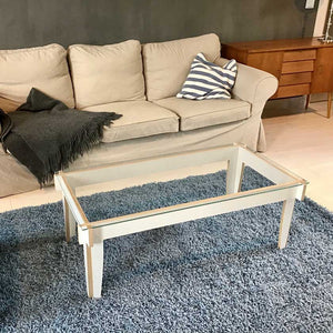 Suomalainen sohvapöytä valkoinen kotimainen design lasipöytä olohuone koivua puinen pöytä maarit maria